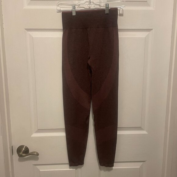 Pink Victoria's Secret Seamless Plum Leggings (5 clothing items for $15) - Picture 1 of 9